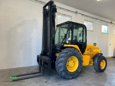 JCB 930 terénní vysokozdvižný vozík